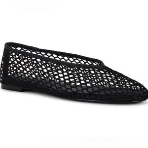 Raye Lola Flat in Black, Size: 6
